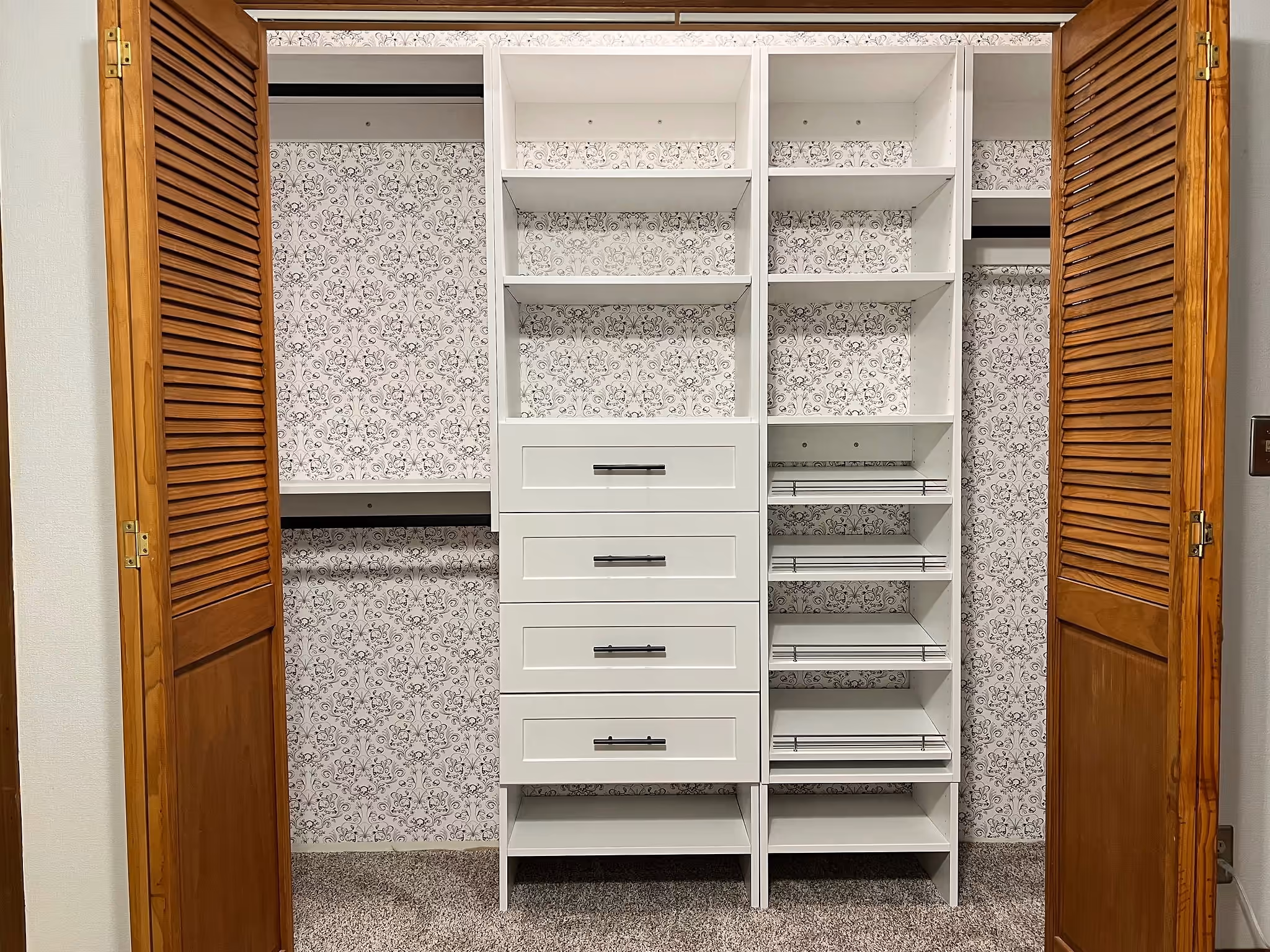 Reach-In Closet 3